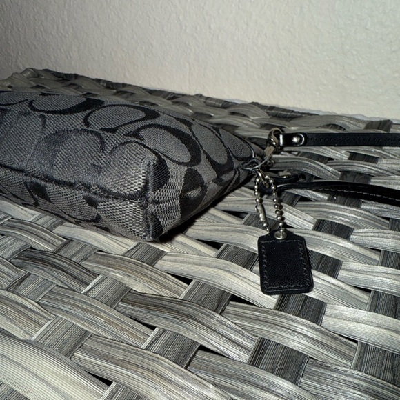 Coach Black Signature Jacquard Wristlet - Picture 6 of 11